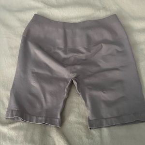 NEVER WORN BEFORE. i bought the wrong color & didn’t return these in time.